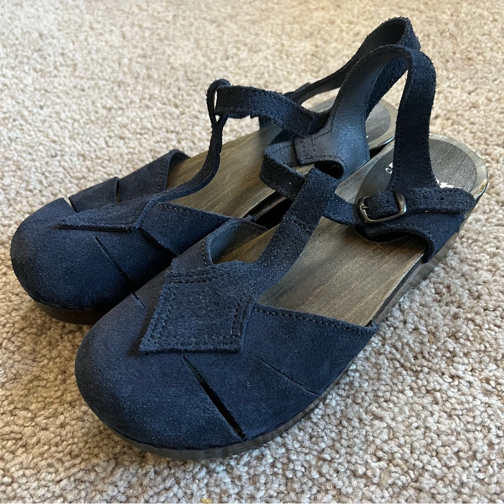 Sven Ankle Strap Clogs Made in USA Size 41 Navy Blue